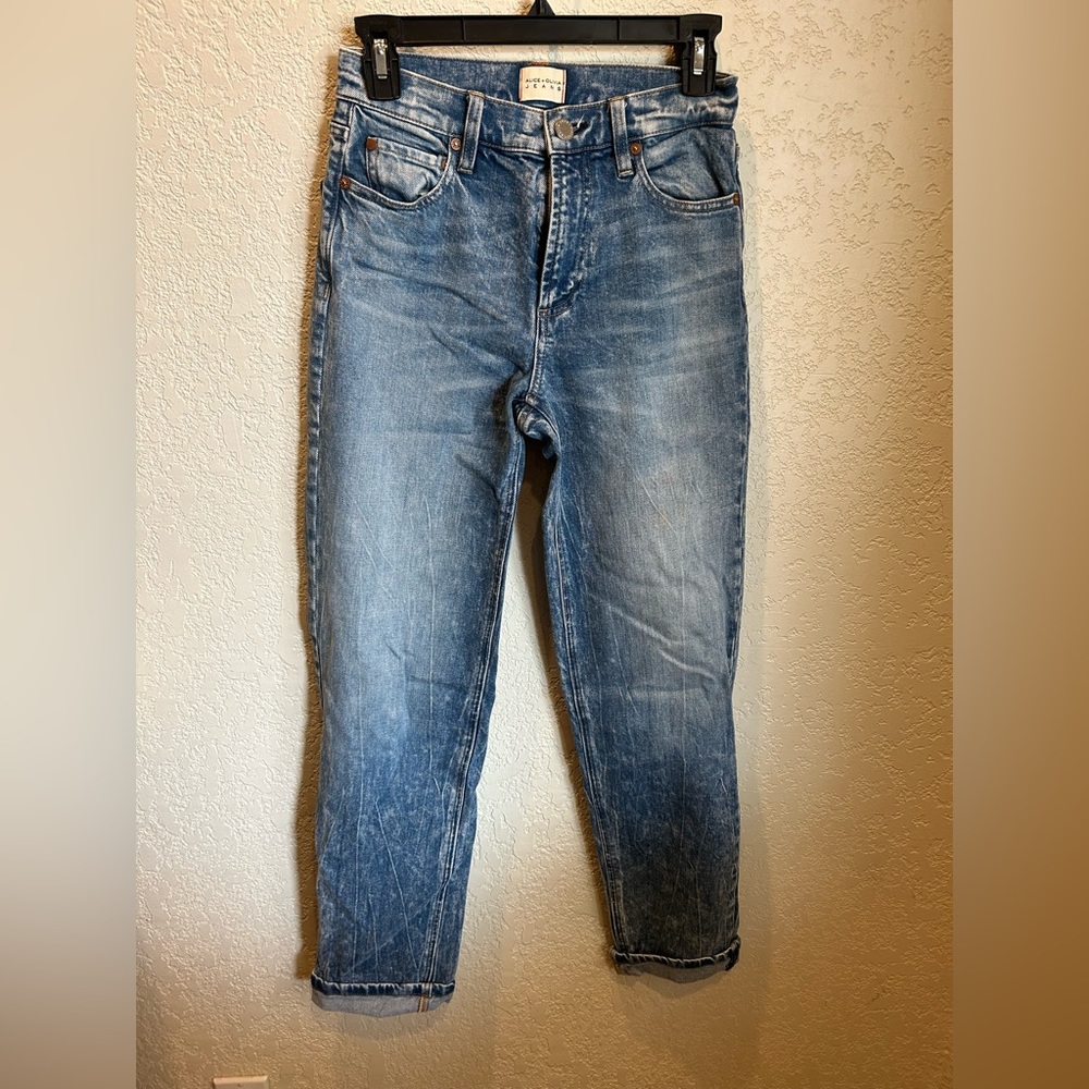 Alice Olivia high waist jean. Size 25